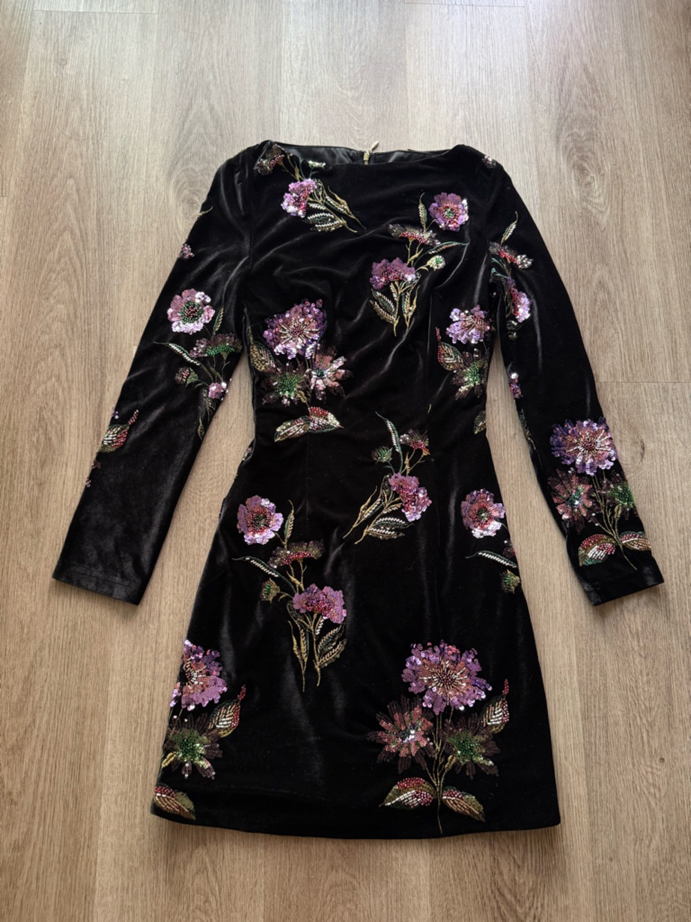 elliatt clio black velvet long sleeve 3d floral sequin embroidered mini dress